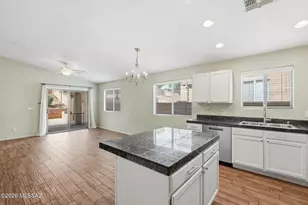 7825 E Sabino Hollow Ct, Tucson, AZ 85750 - Photo 14