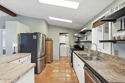 4530 E Edwin Road, Tucson, AZ 85739 - Photo 2