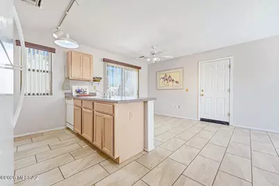 920 W Calle De La Pelotita, Green Valley, AZ 85614 - Photo 8