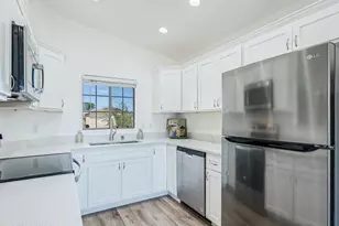 8065 N Surprise Dr, Tucson, AZ 85743 - Photo 6