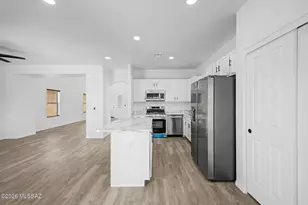 7806 S Hidden Places Loop, Tucson, AZ 85756 - Photo 12
