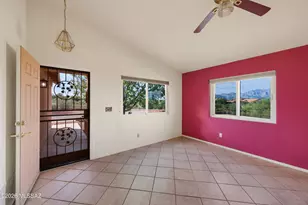 1402 N Thunder Ridge Dr, Tucson, AZ 85745 - Photo 8