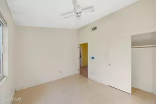 1402 N Thunder Ridge Dr, Tucson, AZ 85745 - Photo 20
