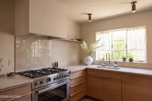 2340 E Hawthorne St, Tucson, AZ 85719 - Photo 10