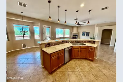 1126 W Bosch Drive, Green Valley, AZ 85614 - Photo 10