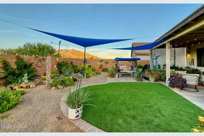 2226 W Desert Topaz Way, Tucson, AZ 85742 - Photo 34