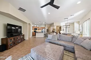 12587 N New Reflection Dr, Marana, AZ 85658 - Photo 8