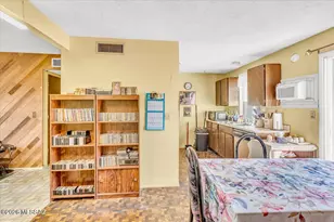 7694 E Queen Palm Cir, Tucson, AZ 85730 - Photo 8