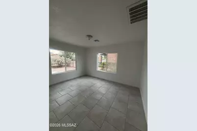 132 W 32nd Street, Tucson, AZ 85713 - Photo 4