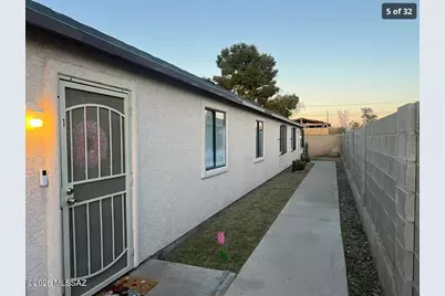 113 W Corona Road, Tucson, AZ 85756 - Photo 1