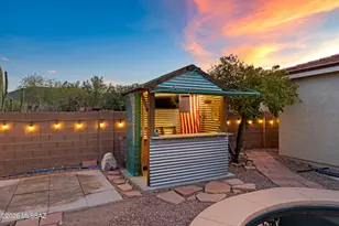 8140 N Iron Ridge Dr, Tucson, AZ 85743 - Photo 44