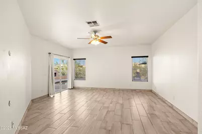 8140 N Iron Ridge Drive, Tucson, AZ 85743 - Photo 18