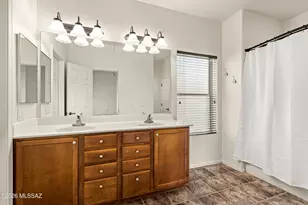 8140 N Iron Ridge Dr, Tucson, AZ 85743 - Photo 20