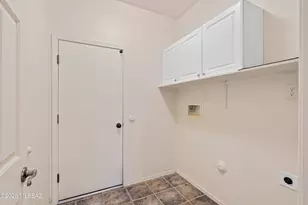 8140 N Iron Ridge Dr, Tucson, AZ 85743 - Photo 30