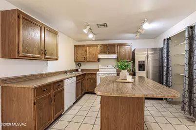 4540 W Lynn Circle, Tucson, AZ 85741 - Photo 2