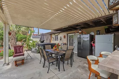 132 E Santa Rebecca Drive, Green Valley, AZ 85614 - Photo 12