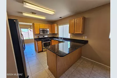 9827 N Stonecreek Place, Tucson, AZ 85742 - Photo 6