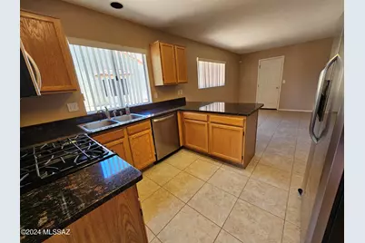 9827 N Stonecreek Place, Tucson, AZ 85742 - Photo 8