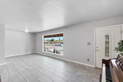 5612 E Copper Street, Tucson, AZ 85712 - Photo 2