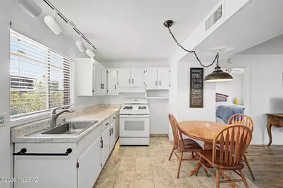 364 S Paseo Lobo #C, Green Valley, AZ 85614 - Photo 10