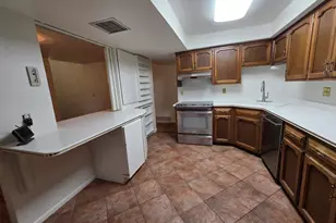 6736 E Rosewood Cir, Tucson, AZ 85710 - Photo 6
