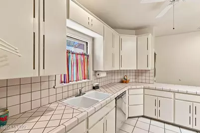 2040 E Hawthorne Street, Tucson, AZ 85719 - Photo 12