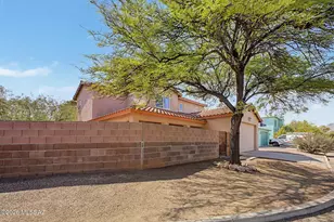 3819 N Look Backridge Pl, Tucson, AZ 85719 - Photo 2