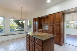 10640 N Stargazer Dr, Tucson, AZ 85737 - Photo 16