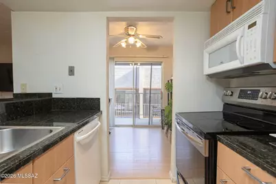 1620 N Wilmot Road #UNIT D263, Tucson, AZ 85712 - Photo 12