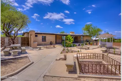 1602 N Painted Hills Road, Tucson, AZ 85745 - Photo 2