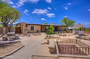 1602 N Painted Hills Rd, Tucson, AZ 85745 - Photo 2
