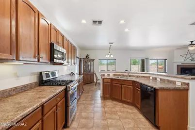 8021 N Lime Star Drive, Marana, AZ 85743 - Photo 6