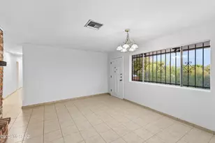 925 E VÃ­a Velitas, Tucson, AZ 85718 - Photo 8