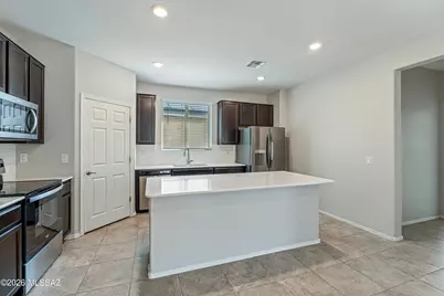 817 W Calle Tikal, Sahuarita, AZ 85629 - Photo 10