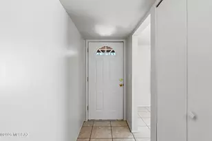 7565 E 29th St, Tucson, AZ 85710 - Photo 8