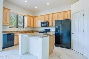 109 E Castlefield Cir, Tucson, AZ 85704 - Photo 16
