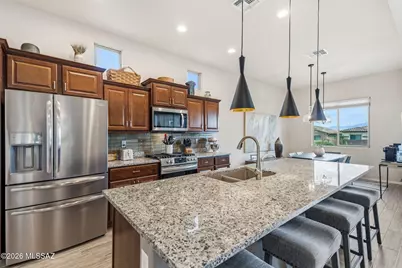 864 N Camino Cerro Morado, Green Valley, AZ 85614 - Photo 10