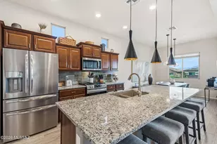 864 N Camino Cerro Morado, Green Valley, AZ 85614 - Photo 10