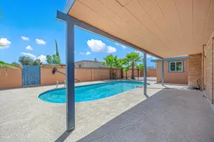 9048 E Pine Valley Dr, Tucson, AZ 85710 - Photo 30
