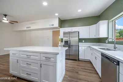 9048 E Pine Valley Drive, Tucson, AZ 85710 - Photo 12