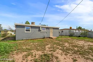 106 E Apache St, Huachuca City, AZ 85616 - Photo 6