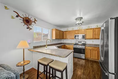 697 W Cholla Crest Drive, Green Valley, AZ 85614 - Photo 2