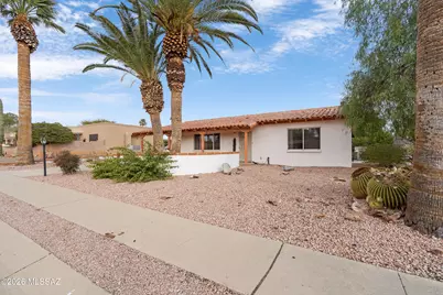107 E Los Arcos, Green Valley, AZ 85614 - Photo 2