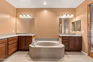 123 E Castlefield Cir, Tucson, AZ 85704 - Photo 12