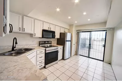2190 N 1st Avenue, Tucson, AZ 85719 - Photo 6