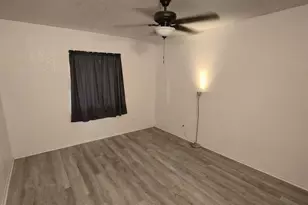 211 W Roger Rd, Tucson, AZ 85705 - Photo 10
