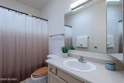 1594 W Calle Hacienda, Green Valley, AZ 85622 - Photo 20
