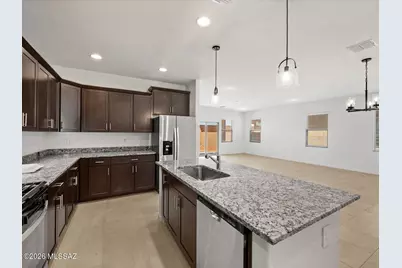 7911 S Walnutview Drive, Tucson, AZ 85757 - Photo 2