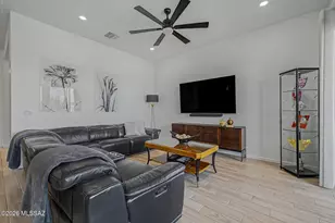 10702 N Iron Peak Dr, Oro Valley, AZ 85742 - Photo 16