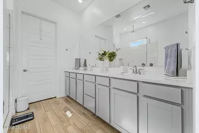 10702 N Iron Peak Drive, Oro Valley, AZ 85742 - Photo 12